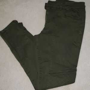 Olive Green Jean/ Pant. Zips at bottom